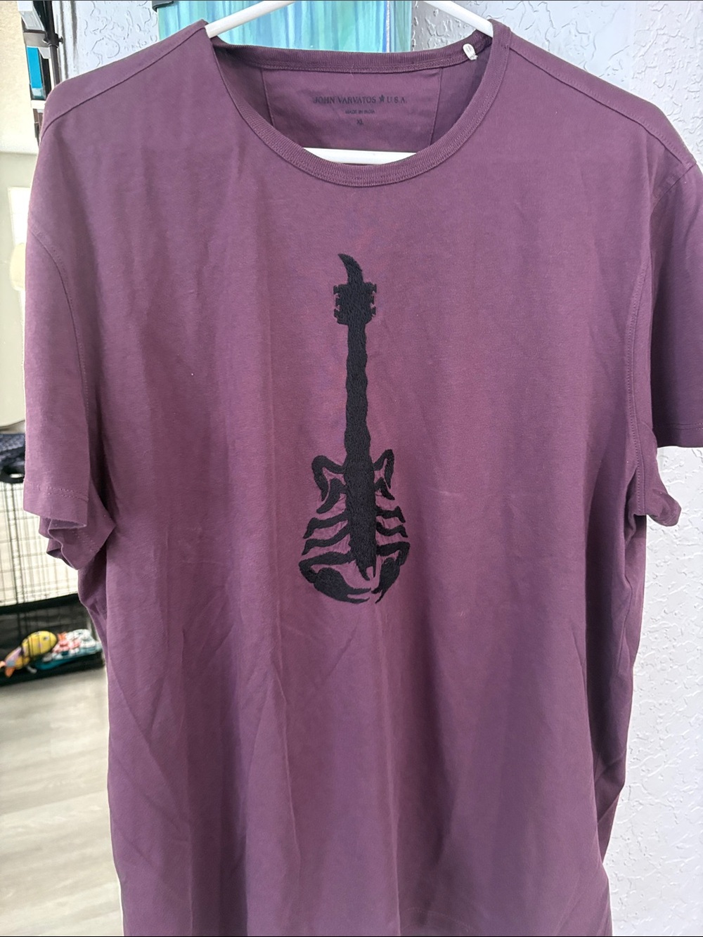 Men's Short Sleeve Graphic Tee in Plum with Black Guitar Print size xl